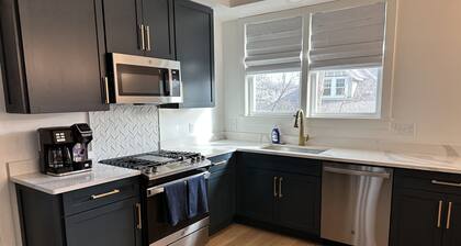 Bright and clean home within a quick walk to Hyde Park Square