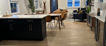 Bright and clean home within a quick walk to Hyde Park Square