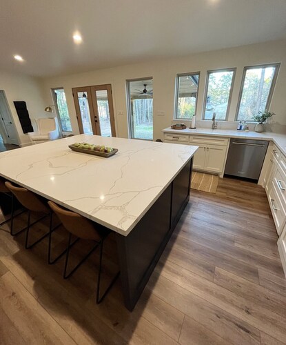 Sam Rayburn Stunner - South End - Fully Remodeled, Water View, and Water Access