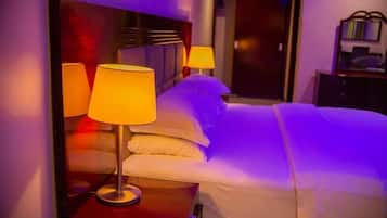 Family Suite | 1 bedroom, desk, free WiFi