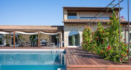 Experience Cortona at modern and cozy Qi Villa & Spa