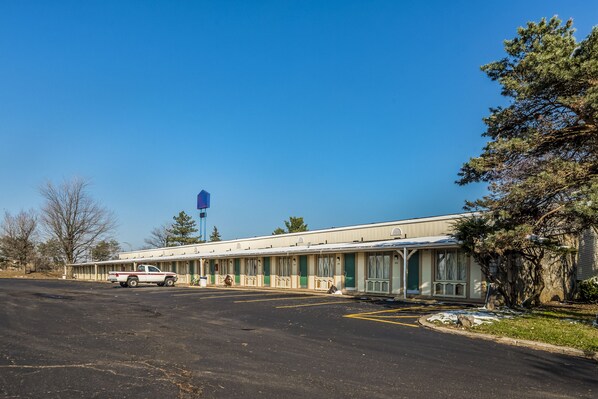 Exterior - OYO Hotel Wadsworth OH I-76 (Wadsworth)