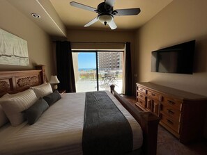 3 bedrooms, in-room safe, free WiFi, bed sheets