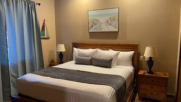 3 bedrooms, in-room safe, free WiFi, bed sheets