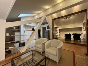 Interior - Chic loft studio in a historic farmhouse (Fuchstal)
