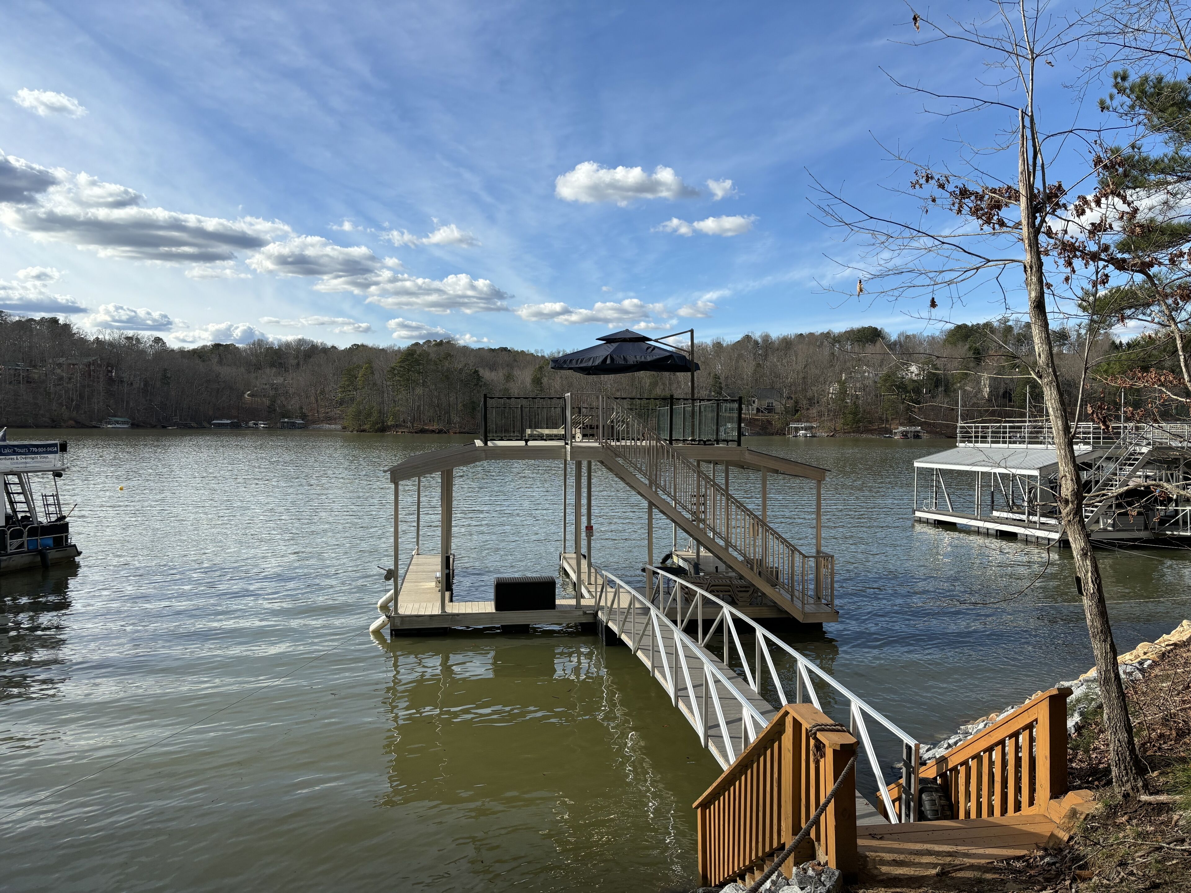 New dock at Lakefront house. Boating, Fishing, Views, Sunsets!