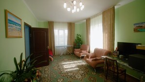 Front of property - Guesthouse Alakol (Karakol)