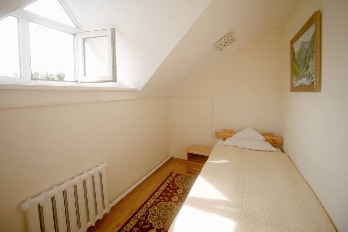 Economy Single Room, Shared Bathroom