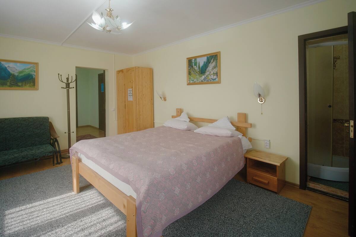 Desk, laptop workspace, iron/ironing board (on request), free WiFi