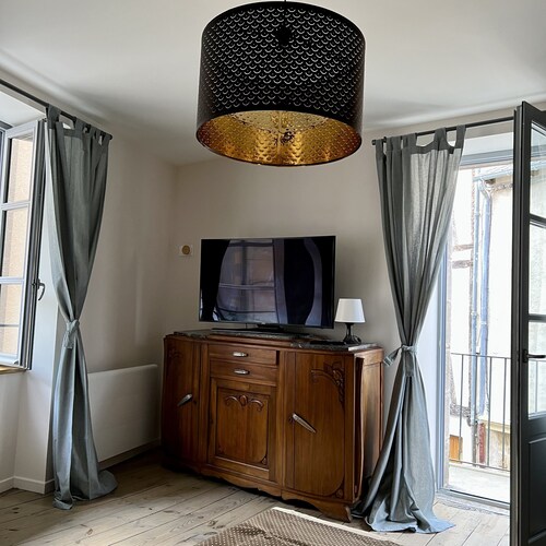 Maison de ville au coeur du village