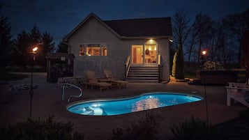 Lyxstuga - 1 kingsize-säng - privat pool | 2 sovrum, sängtillbehör av högsta kvalitet och bäddmadrasser