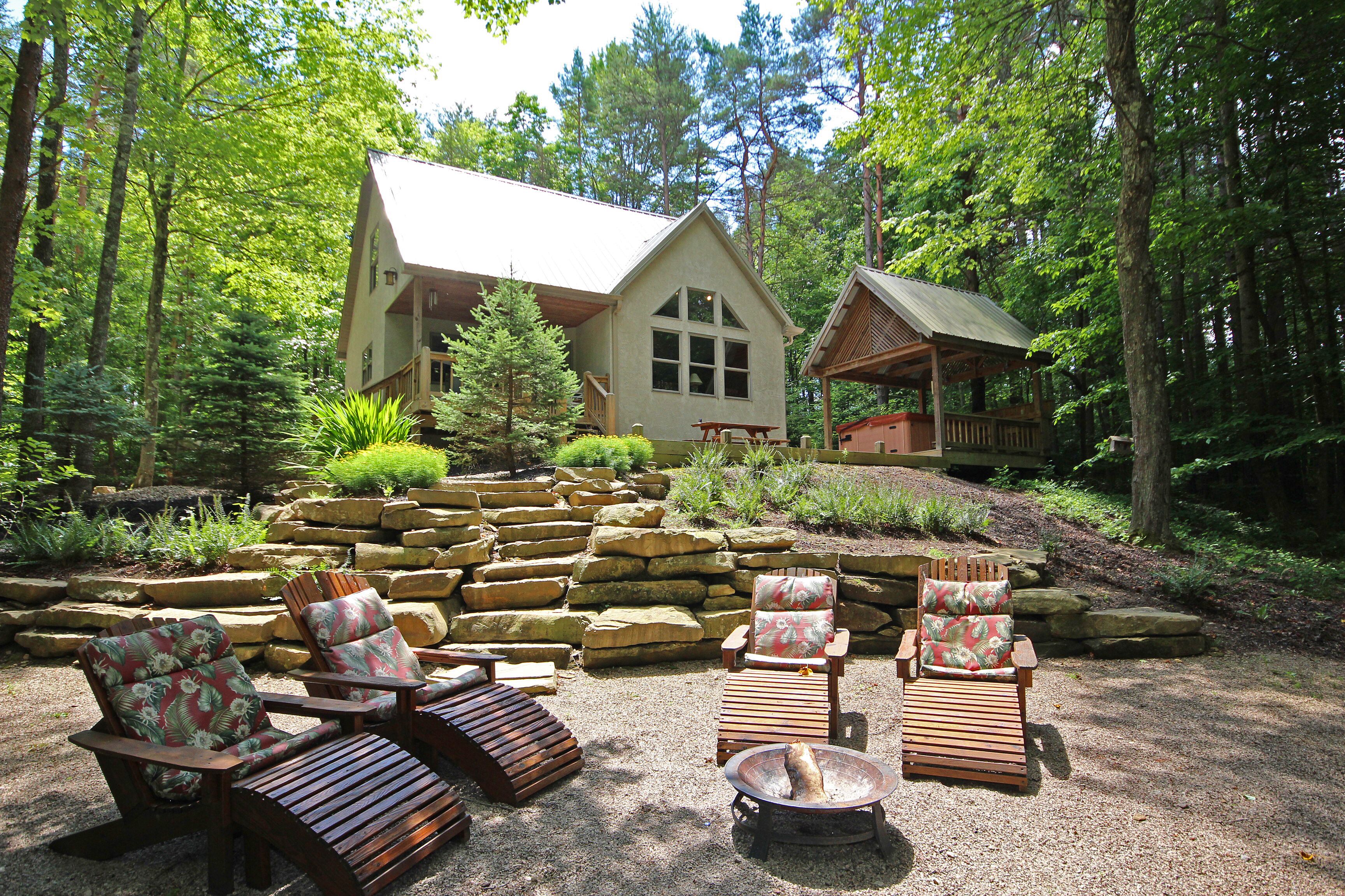 ラグジュアリー キャビン 2 ベッドルーム スパ浴槽 | 高級寝具、ピロートップベッド、客室ごとに異なる装飾、客室ごとに異なるインテリア