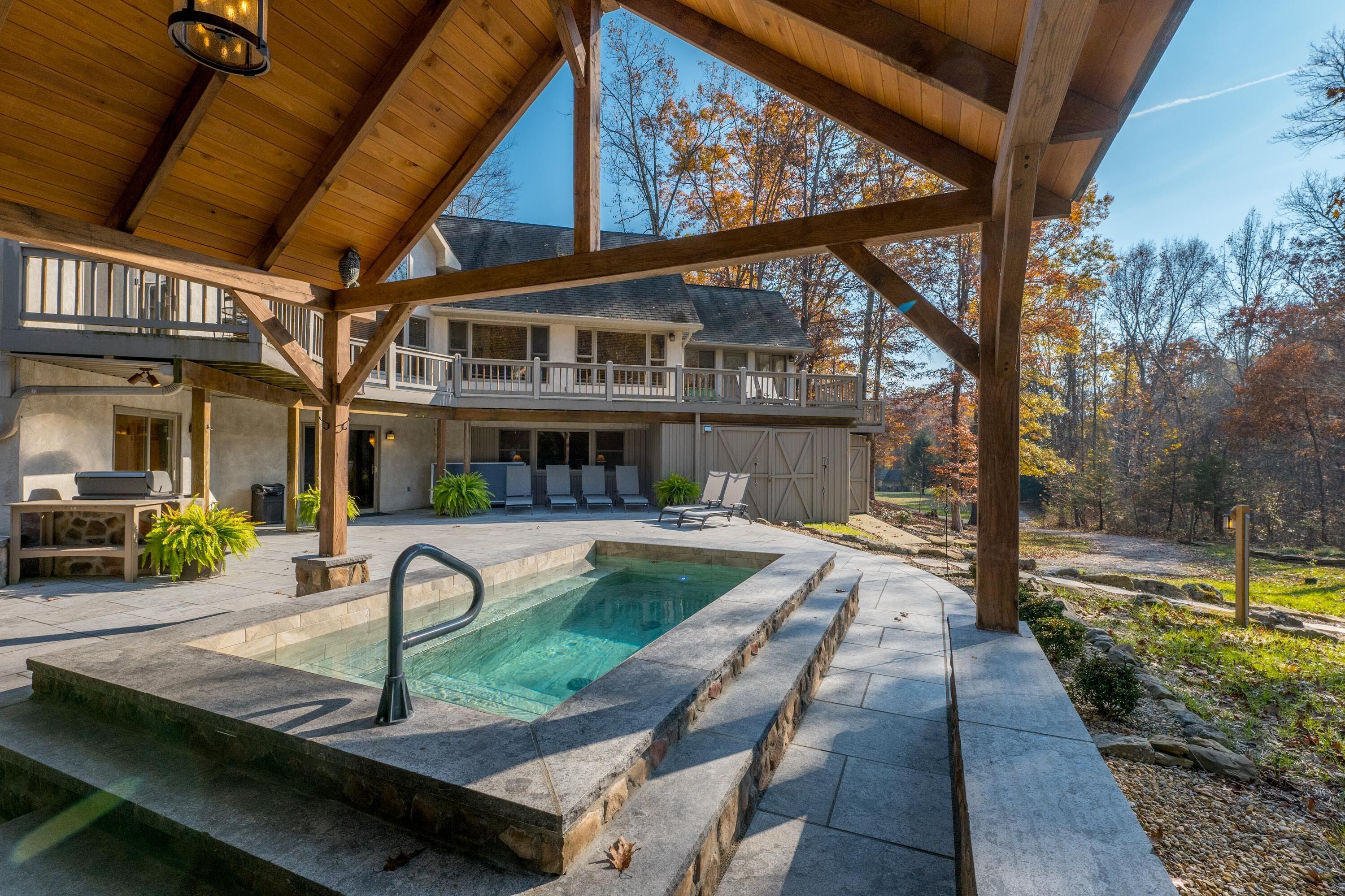 Luxury Cabin, 4 Bedrooms, Fireplace, Lake View | Private pool