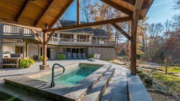 Luxury Cabin, 4 Bedrooms, Fireplace, Lake View | Private pool