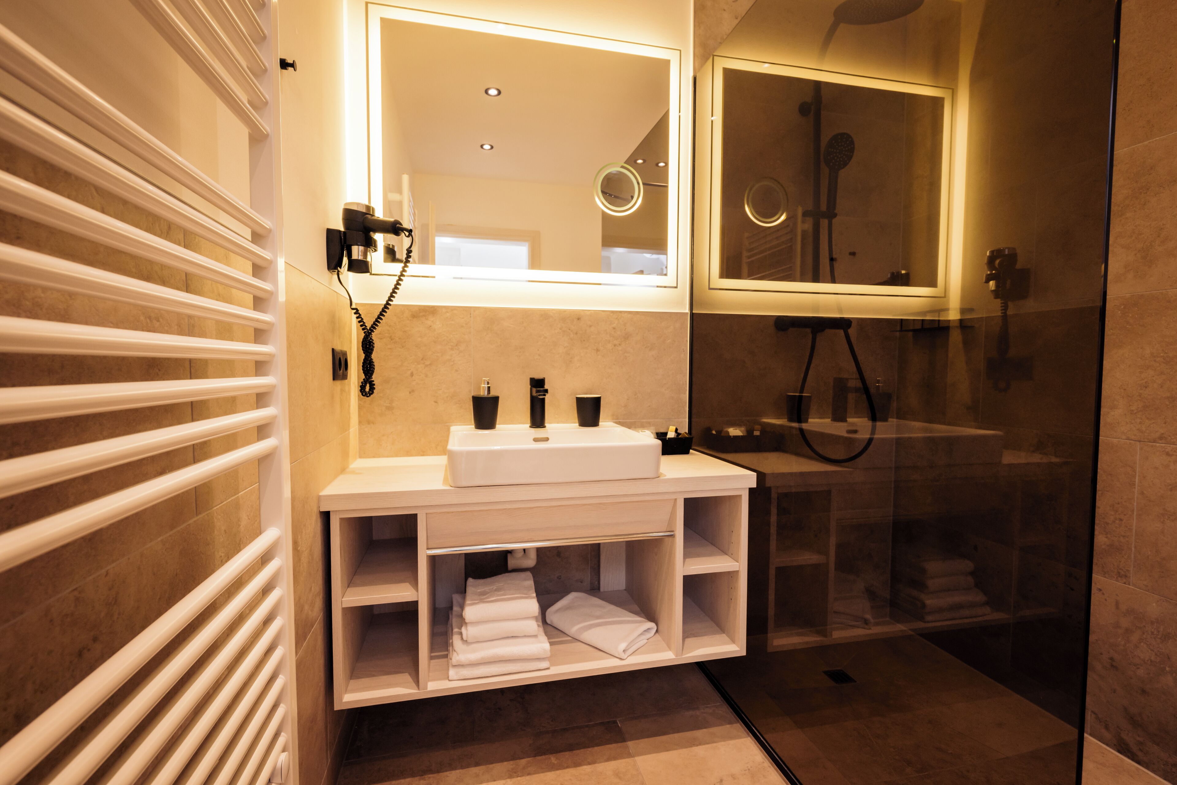 Deluxe Double Room | Bathroom