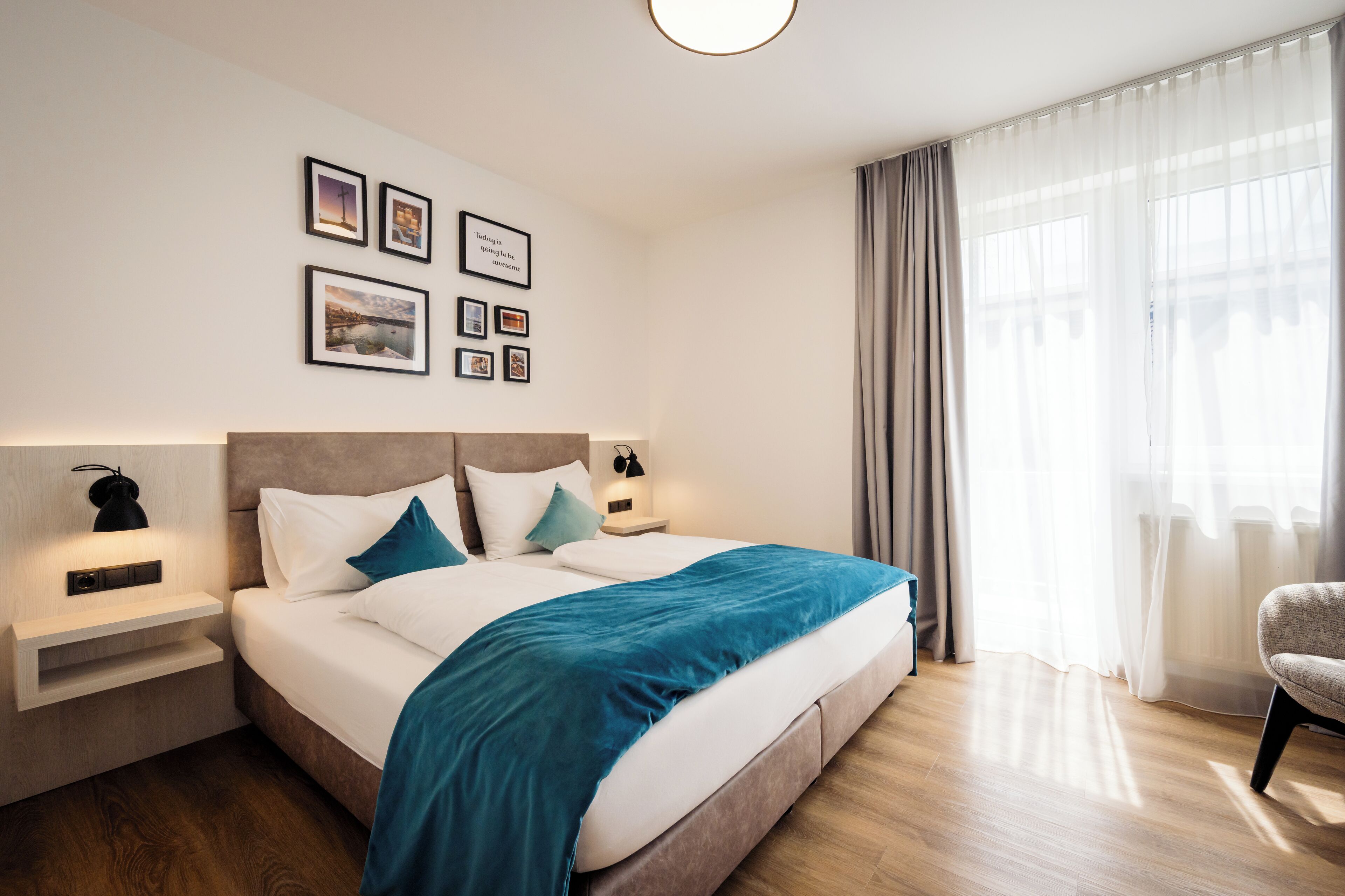 Deluxe-Suite | Hochwertige Bettwaren, Zimmersafe, Schreibtisch, Verdunkelungsvorhänge