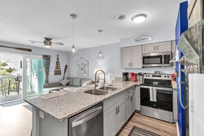 Fridge, microwave, stovetop, dishwasher
