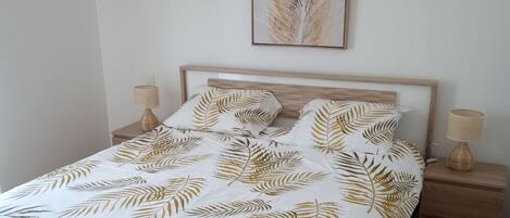 1 bedroom, iron/ironing board, travel cot, free WiFi