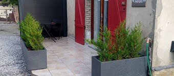 Apartment with garden and freestanding pool