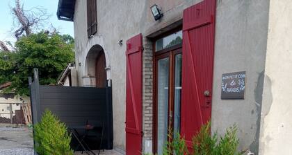 Apartment with garden and freestanding pool