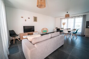 TV - BRIGHT FAMILY HOME (Saint-Pierre-d'Oléron)