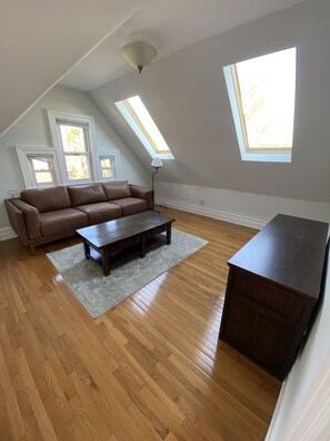 Living area - Premier 1 Bed Room Loft Apt. 10 Minutes From Times Square (Weehawken)