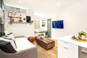 Interior - Perch - Capitol Luxe Eight: Walk Score 96! Heart of Capitol Hill (Seattle)