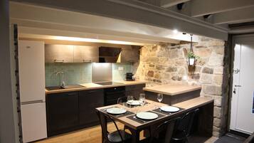 Refrigerador, horno, parrilla de estufa y lavavajillas