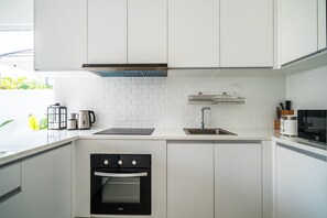Luksus-villa - 3 soveværelser - privat pool | Privat køkken | Køleskab/fryser i fuld størrelse, mikrobølgeovn, ovn, kogeplade