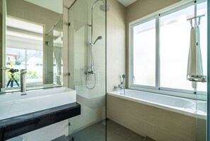 Luksus-villa - 3 soveværelser - privat pool | Badeværelse | Gratis toiletartikler, hårtørrer, bidet, håndklæder