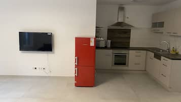 Kühlschrank, Ofen, Herdplatte, Geschirrspüler
