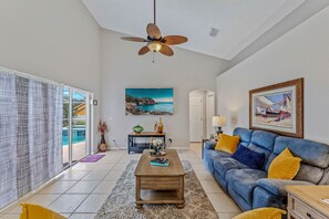 Smart TV, tavolo da calcetto, monitor per computer, stampante