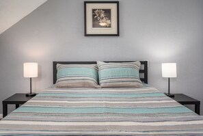 3 bedrooms, desk, free WiFi, bed sheets