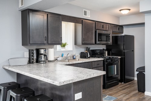 This property is conviently located in Lakeside, within minutes from the Lake.