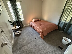 Casa básica | Ferros/tábuas de passar roupa, Wi-Fi de cortesia