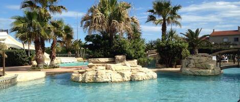 Piscine extérieure, piscine chauffée