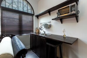 Interior - Stylish Hotel Room in the Heart of Miami (Miami)
