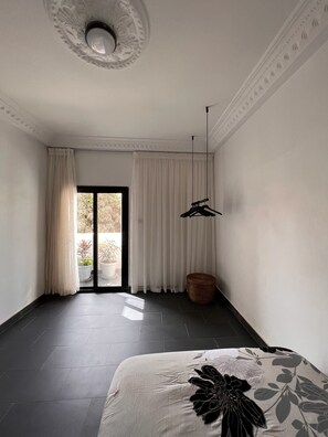 2 bedrooms, WiFi, bed sheets - Minimal Aesthetic, Cozy Dakar Apartment (Dakar)