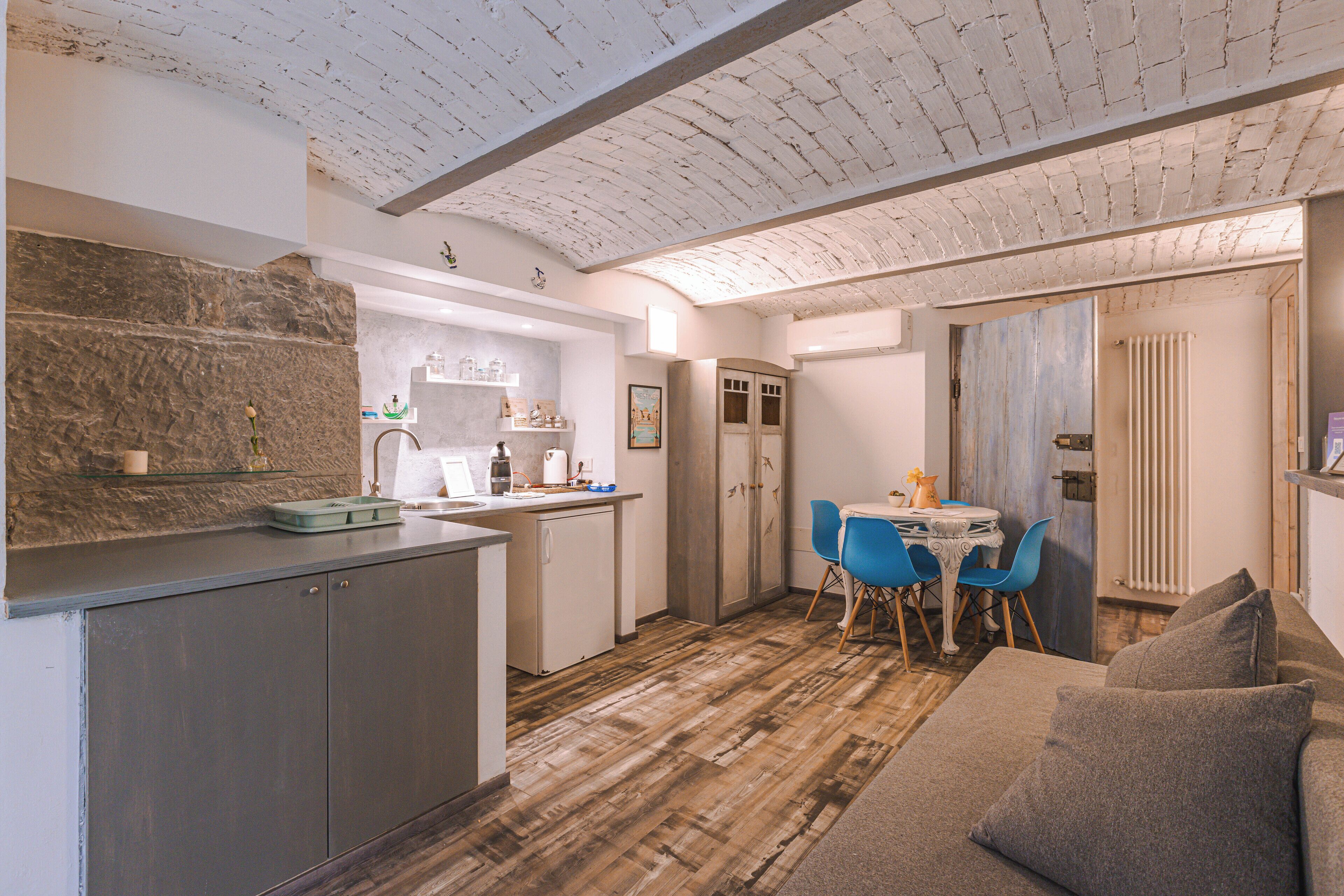 Kamar Deluks | Meja kerja dan Wi-Fi gratis