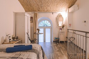 Basic Room | Desk, free WiFi