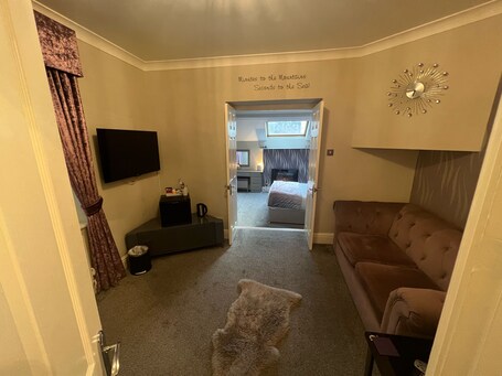 Lawton Lauriston Court - Image 30