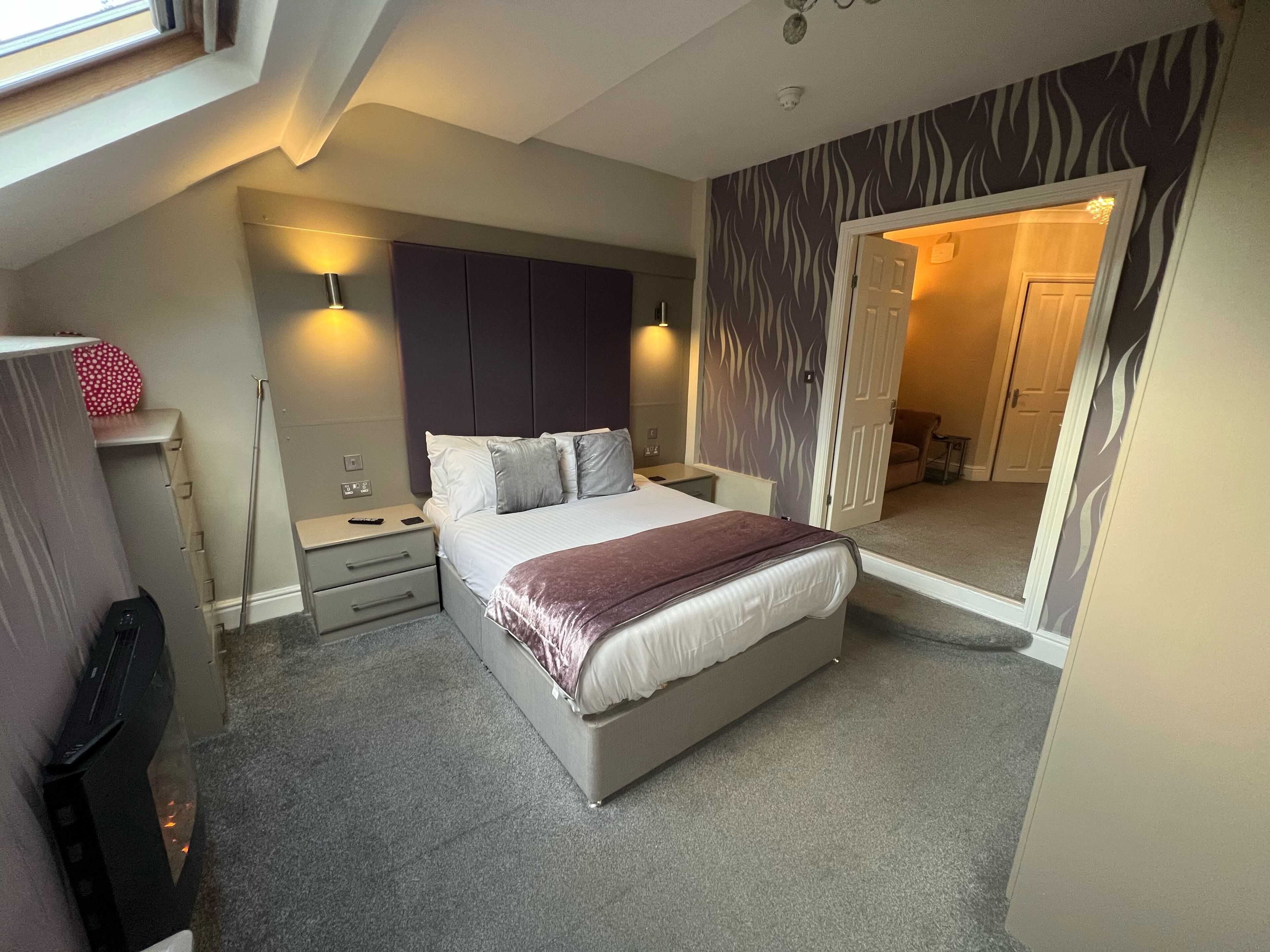 Photo - Lauriston & Lawton Court Hotel