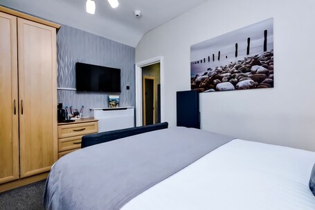 Lawton Lauriston Court - Image 41