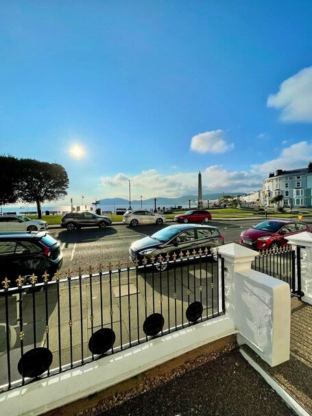 Lawton Lauriston Court - Image 2