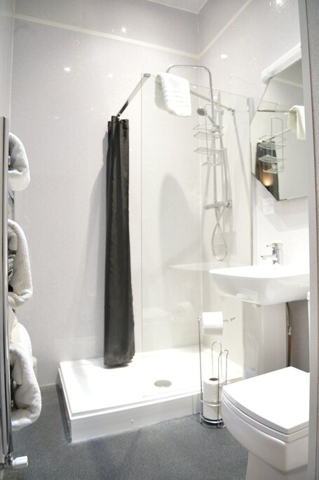 Lawton Lauriston Court - Image 27