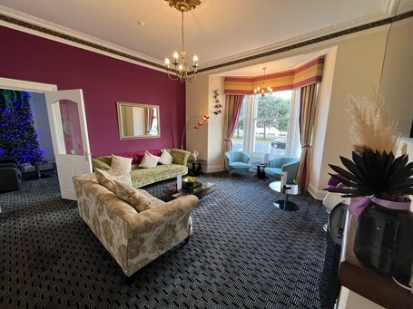 Lawton Lauriston Court - Image 29