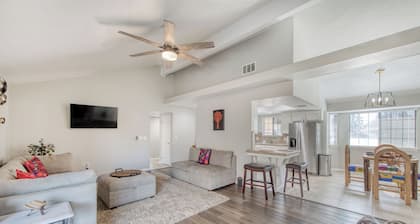 Casa Barrera Soothing 3-Bedroom Home in a North East Fresno!