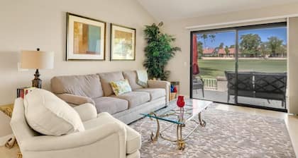 Desert Retreat with Golf course and Mountain views. Pickle Ball, Tennis, Pools!