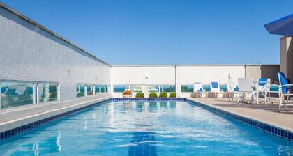Ramada by Wyndham Macae Hotel & Suites