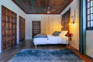 8 quartos, Wi-Fi, roupa de cama